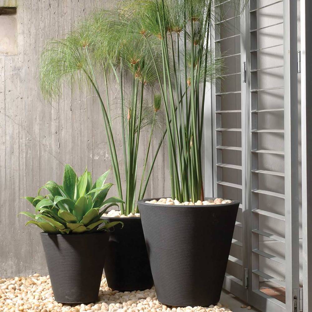 Crescent Garden - Pot rond noir Rim de 56 cm avec TruDrop One Crescent Garden - Image 3