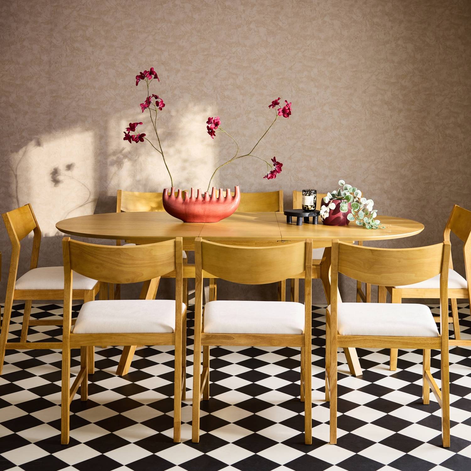 Table à manger oblongue extensible. 160-200cm + 8 chaises en bois d'hévéa et tissu beige - Image 1