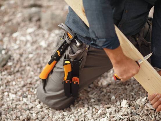 Fiskars - Couteau d'artisan Fourreau - avec aiguiseur intégré - surface de frappe - Image 2