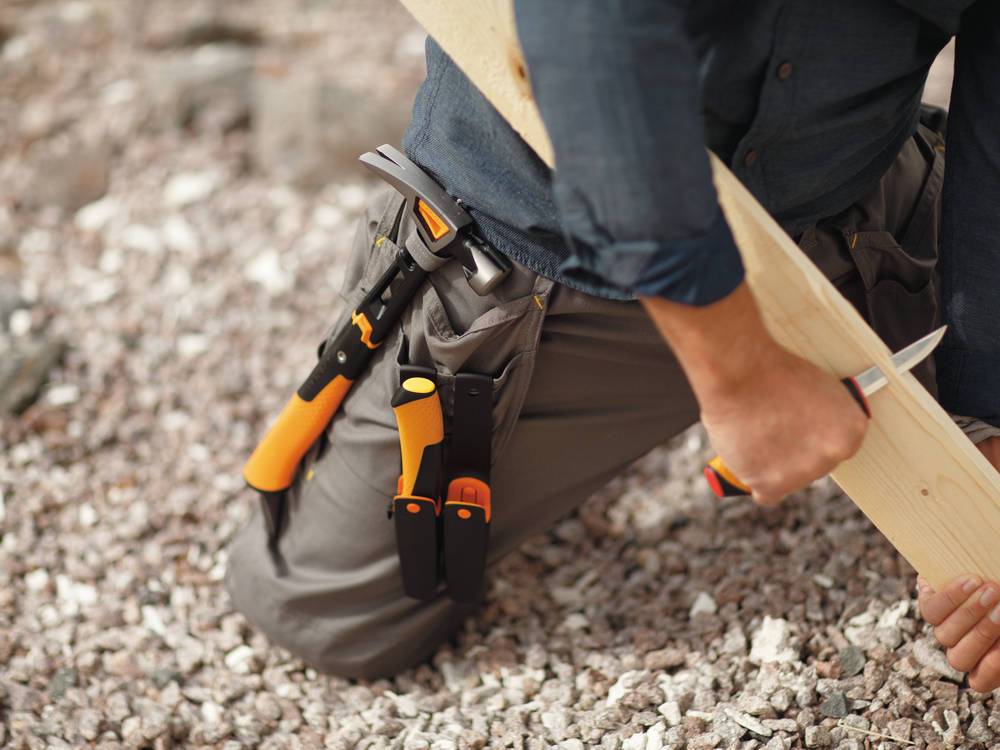 Fiskars - Couteau d'artisan Fourreau - avec aiguiseur intégré - surface de frappe - Image 2