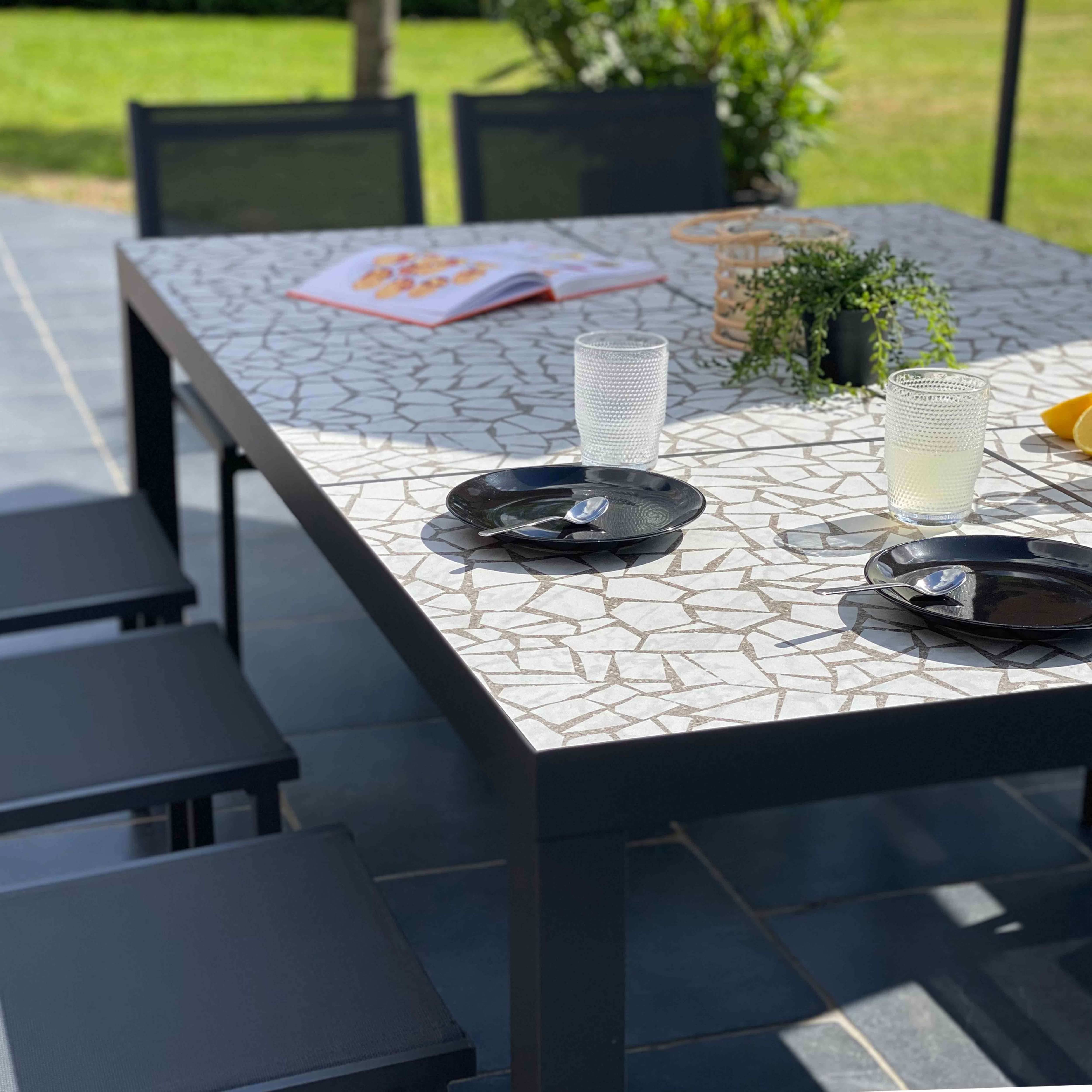 Oviala - Ensemble table de jardin en céramique effet mozaic avec 10 chaises
 Tivoli - Oviala - Image 5