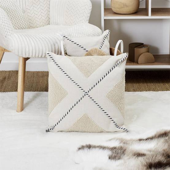 Coussin 40x40cm avec Tissu Bouclette Beige et Motif Géométrique Noir et Blanc - STACY - Image 3
