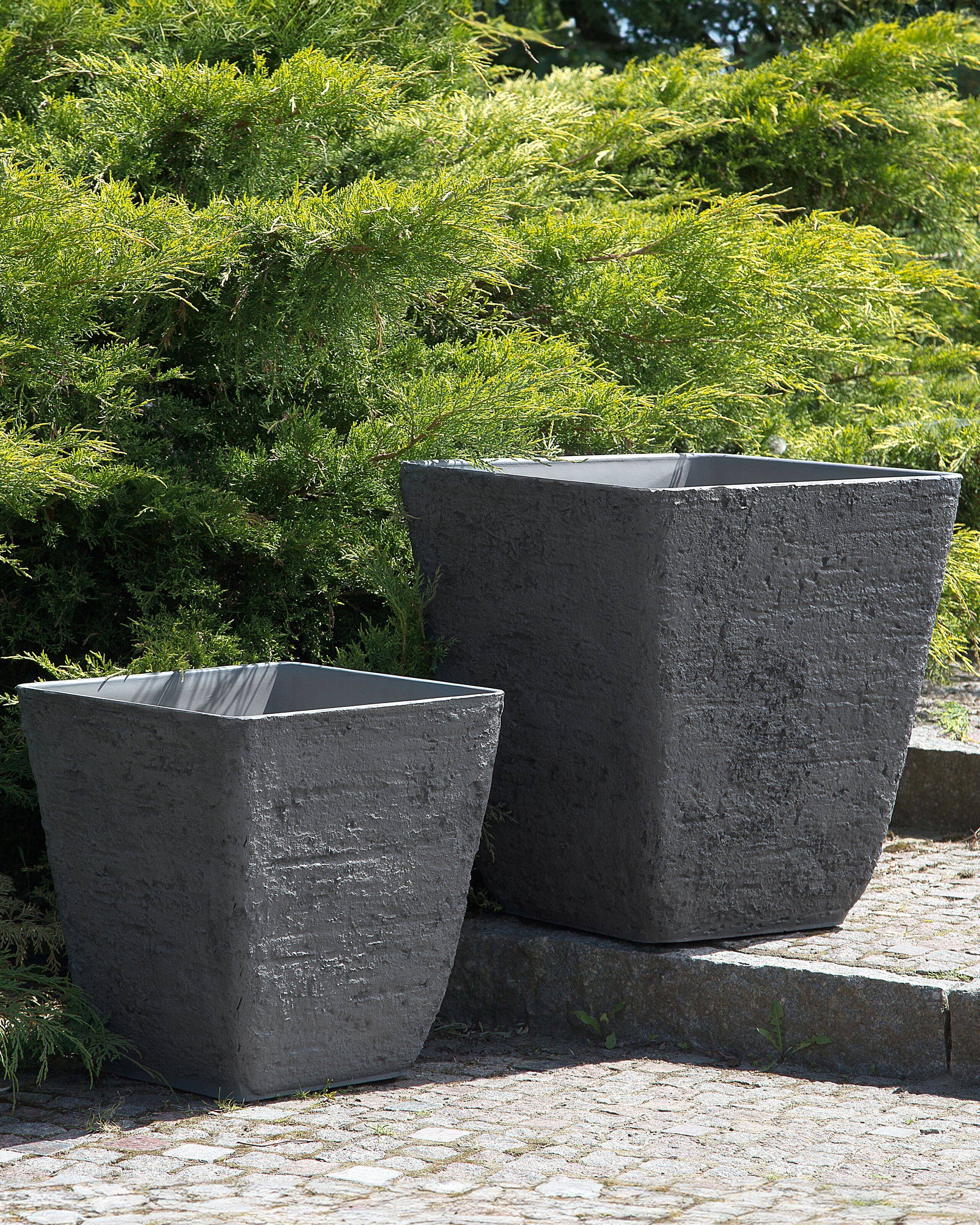 Beliani - Cache-Pots Gris en Polyrésine 49 x 49 x 53 cm Effet Pierre Pot de Fleurs Idéal pour Extérieur et Intérieur Evasés Lot de 2 - Image 2