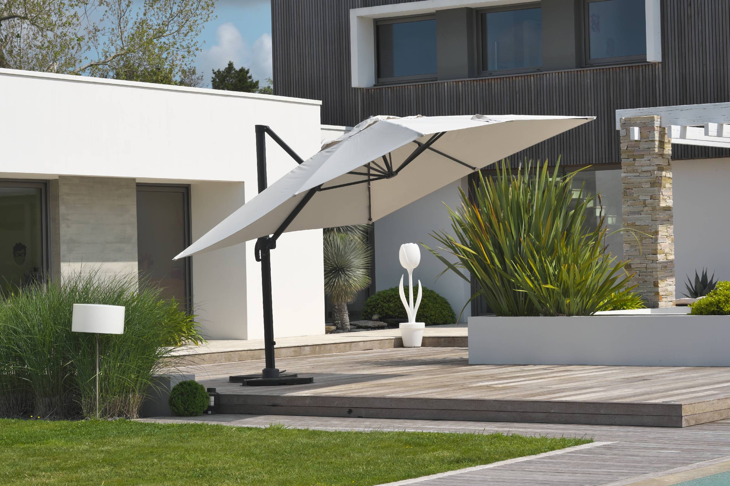 Dcb Garden - Parasol avec pied excentré en acier et toilee - Gris clair - SEVILLA - Image 6