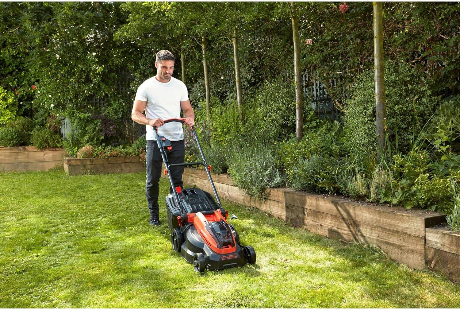 Black & Decker - Tondeuse sans fil 38 cm 36 V - BLACK+DECKER - avec 1 batterie 36V 2 Ah - Chargeur - CLM3820L1-QW - Image 3