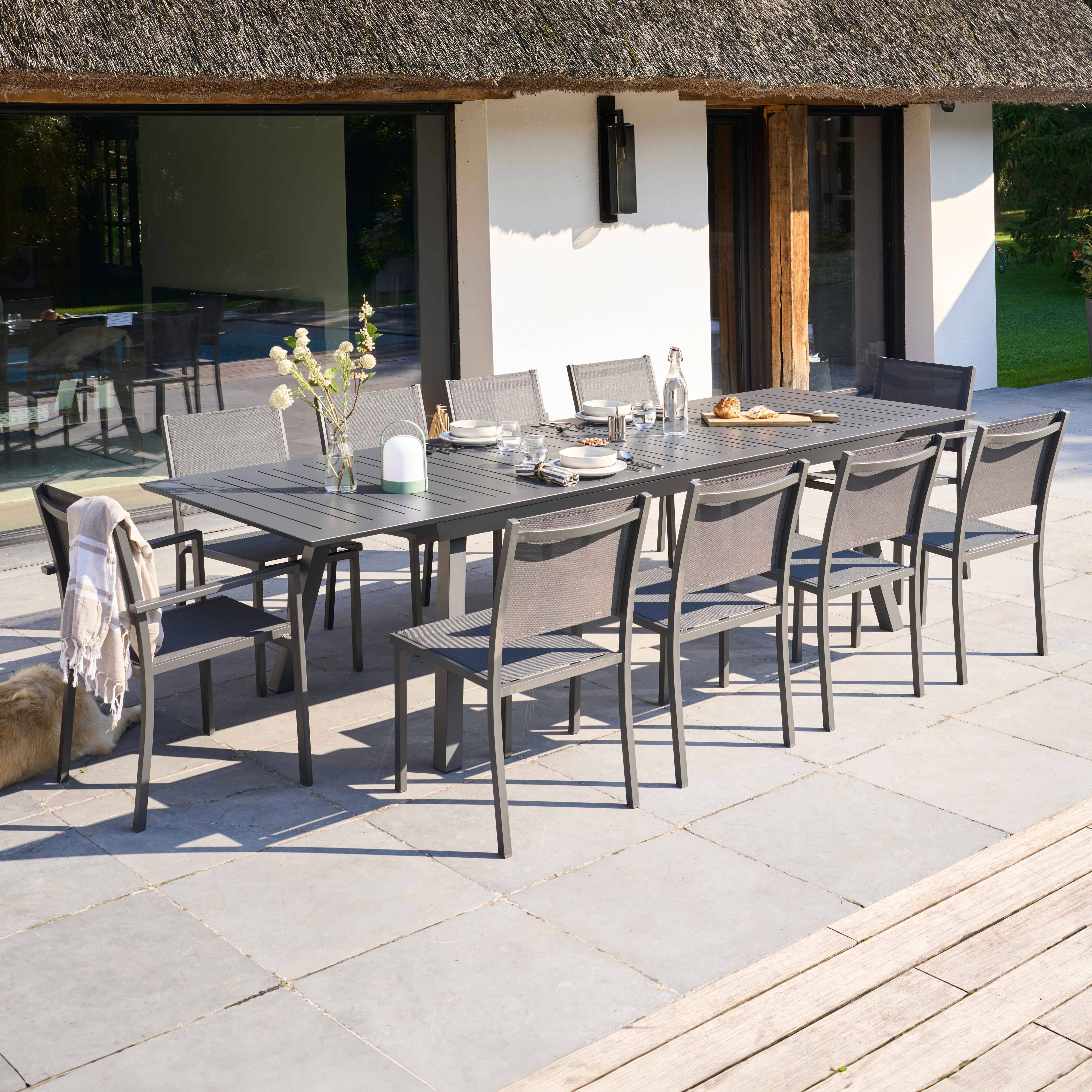 Oviala - Ensemble table de jardin extensible et 10 chaises en aluminium gris Olympe - Oviala - Image 2
