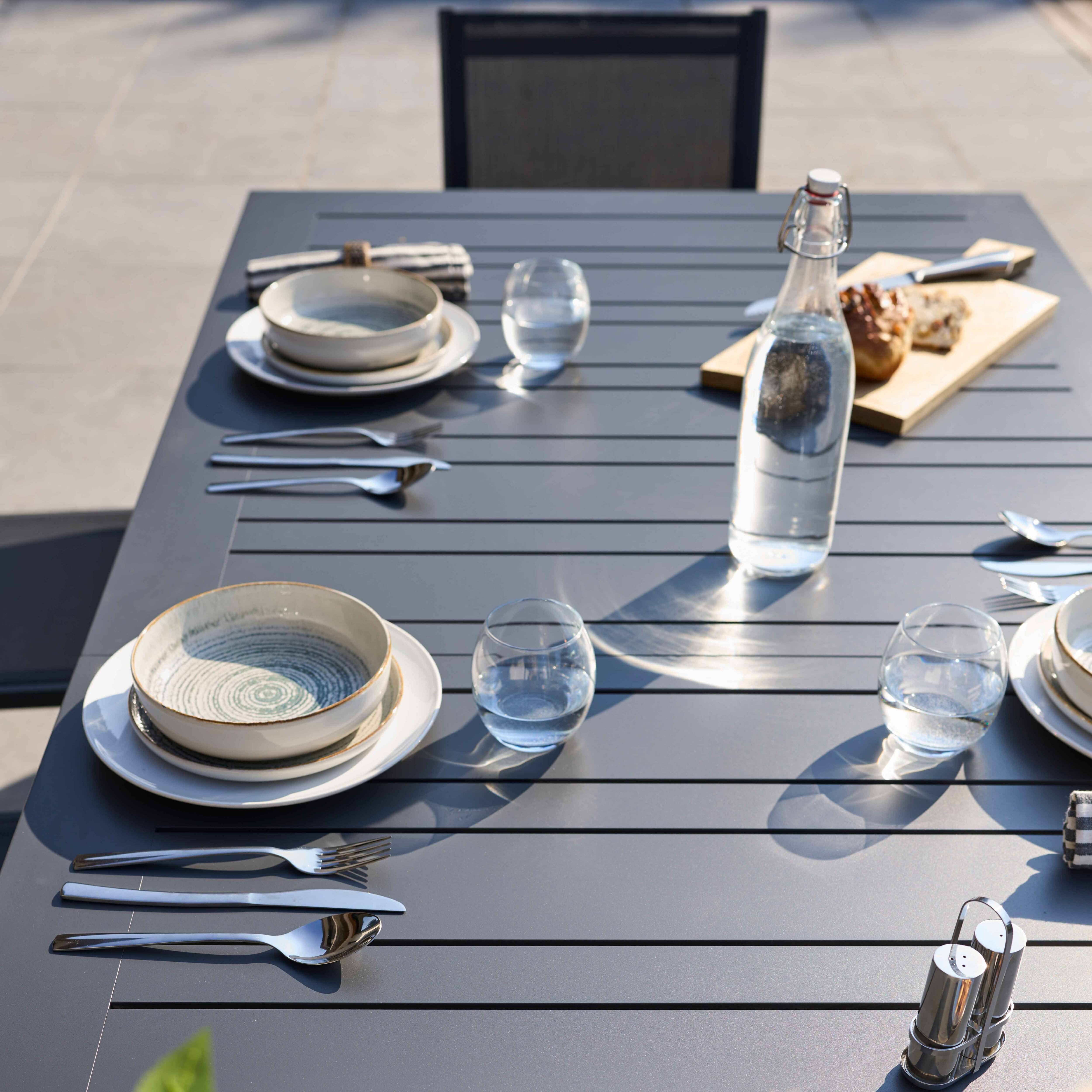 Oviala - Ensemble table de jardin extensible et 10 chaises en aluminium gris Olympe - Oviala - Image 5