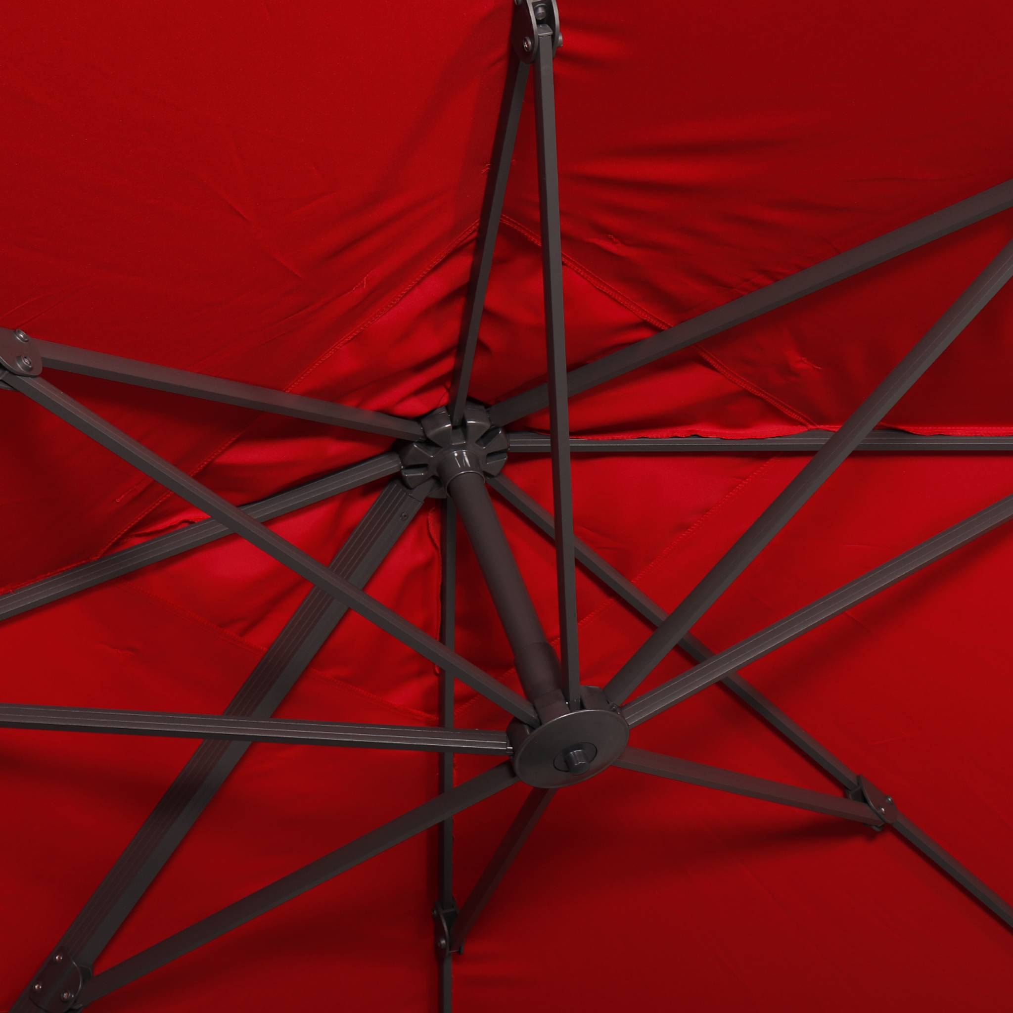 sweeek - Parasol déporté carré 3 x 3m haut de gamme - Falgos - rouge - Parasol excentré inclinable. rabattable et rotatif à 360°. | sweeek - Image 6