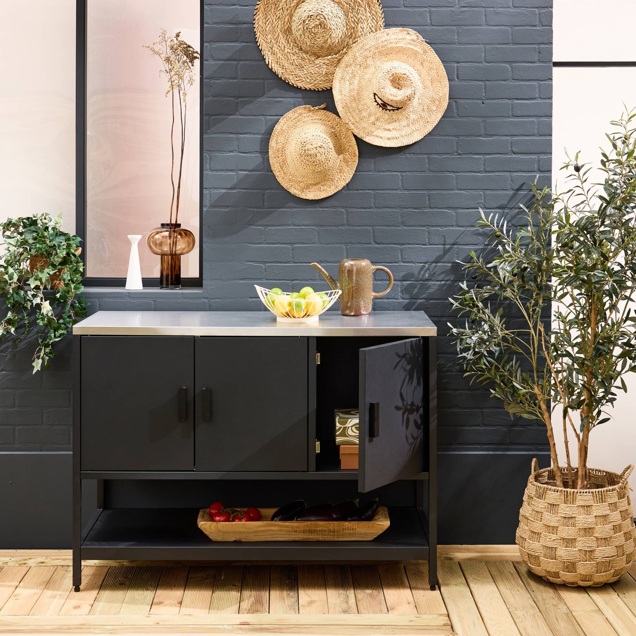 sweeek - Cuisine d'extérieure en acier noir 3 portes.1 étagère L120cm | sweeek - Image 3