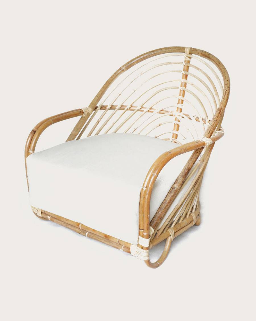 Gaia - Fauteuil en rotin tressé et coussin Blanc - UNIQKA - Image 1