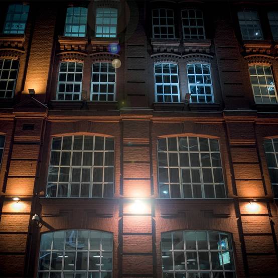 Xanlite - Projecteur mural noir LED IP65, 2700 lumens, conso 30W (éq 160W), Blanc chaud - PR30WMCEE - Image 3