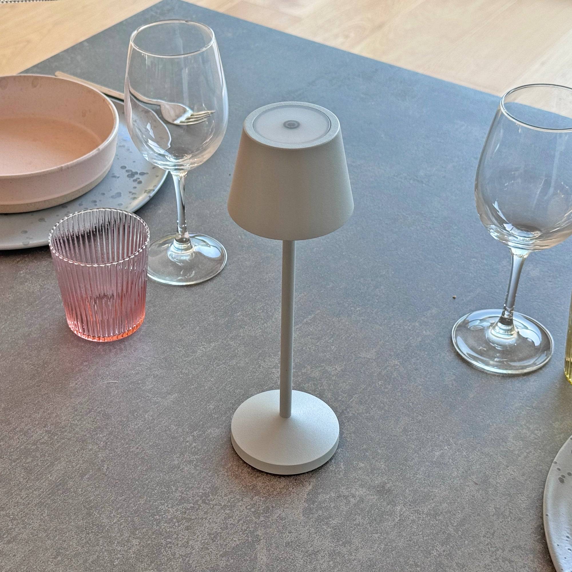 Lumisky - 9 Lampes de table EMILY Gris clair + base de chargement - Image 9