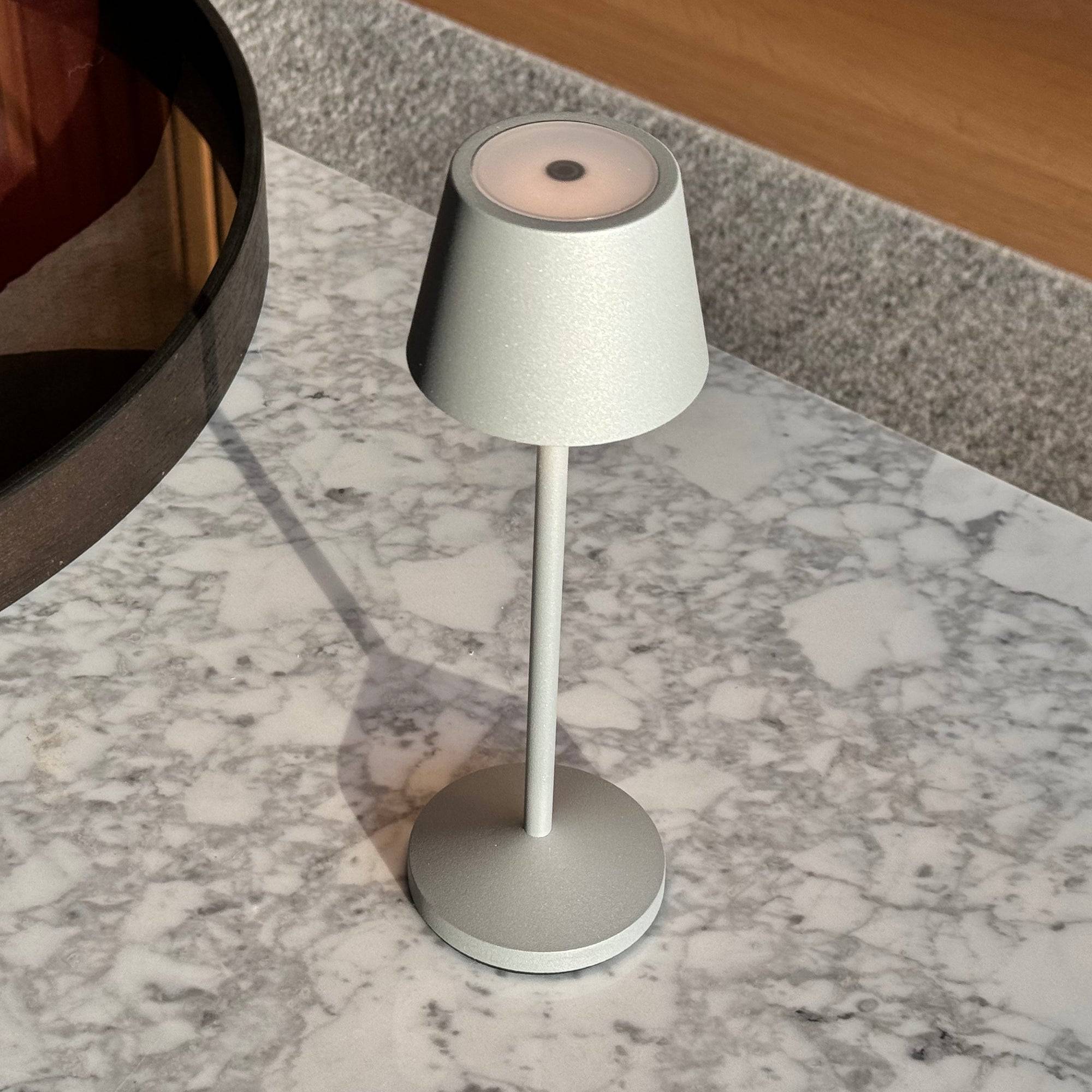 Lumisky - 9 Lampes de table EMILY Gris clair + base de chargement - Image 10