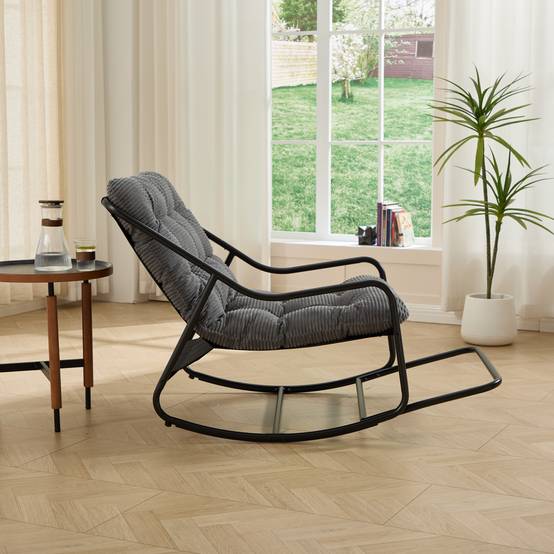 Fauteuil à bascule confortable avec rembourrage épais, idéal pour le salon, la chambre, le jardin et la terrasse. Structure noire, coussin gris. - Image 6