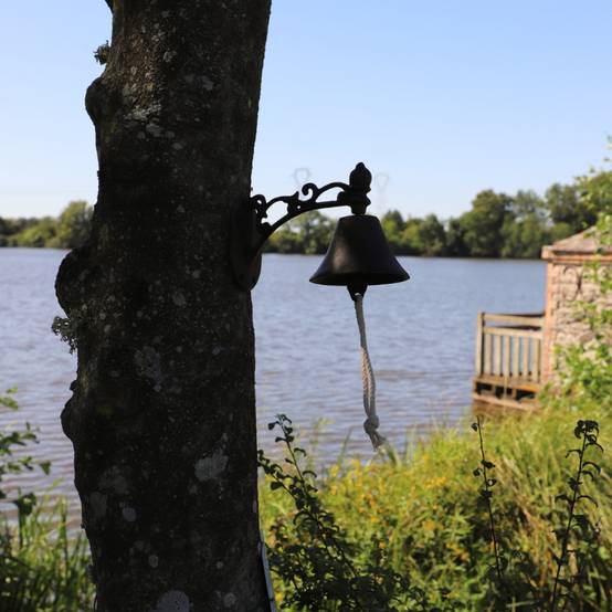 Cloche de jardin de porte ancienne en fonte marron 19 x10.5cm Chemin de campagne - Image 3