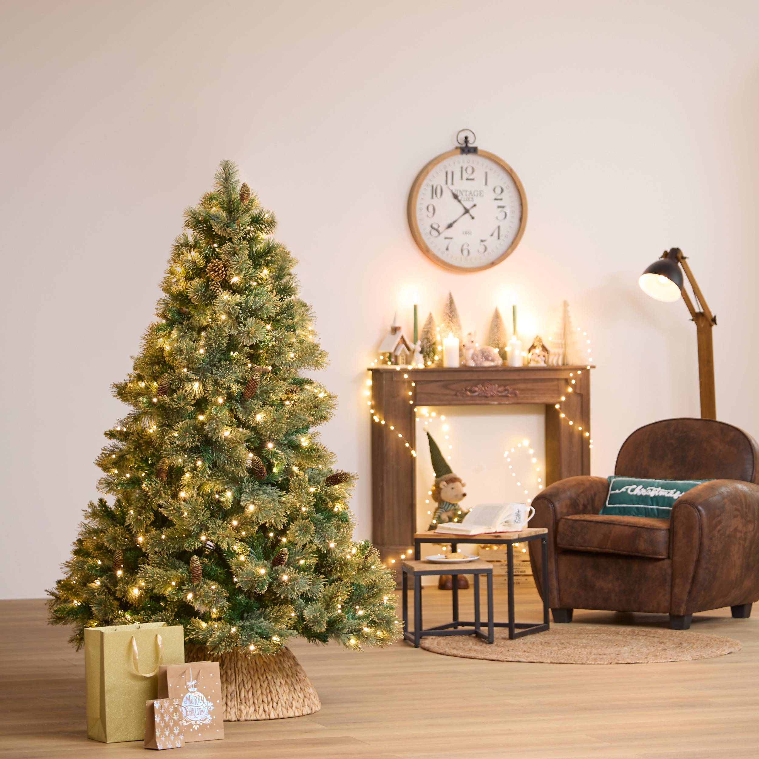 Fééric Lights & Christmas - Sapin de Noël artificiel Glintwood lumineux 150 cm - Feeric Lights & Christmas - Image 1