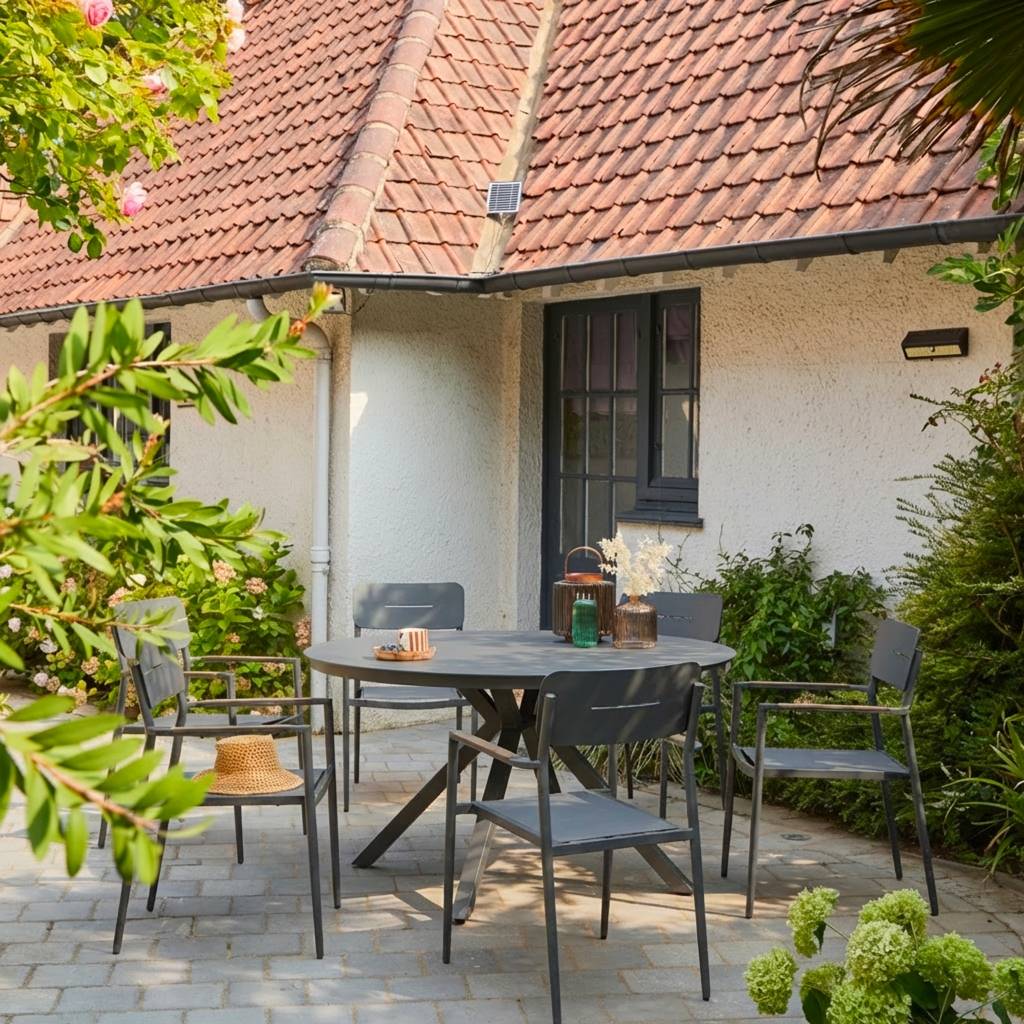 sweeek - Lot de 4 fauteuils de jardin aluminium et textilène anthracite - Fira | sweeek - Image 1