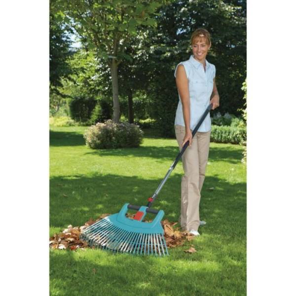 Balai à Gazon Réglable Gardena Combisystem - Dents Plastiques 35-52 Cm - Sans Oscillation