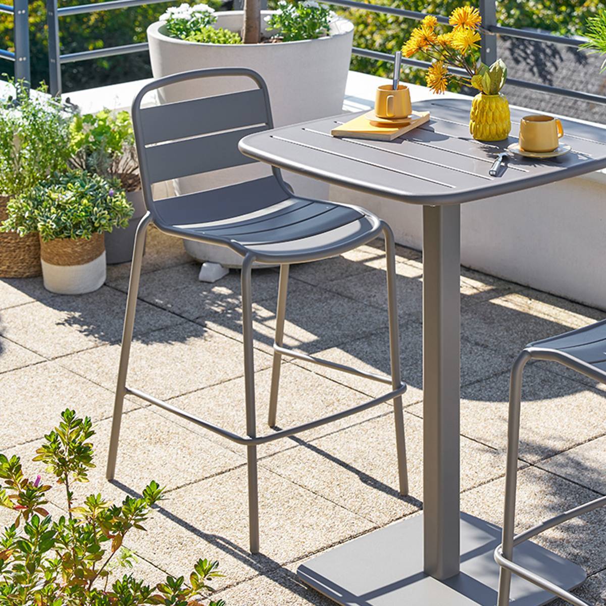 Hesperide - Chaise haute de jardin Alegoria empilable café Hespéride - Image 1