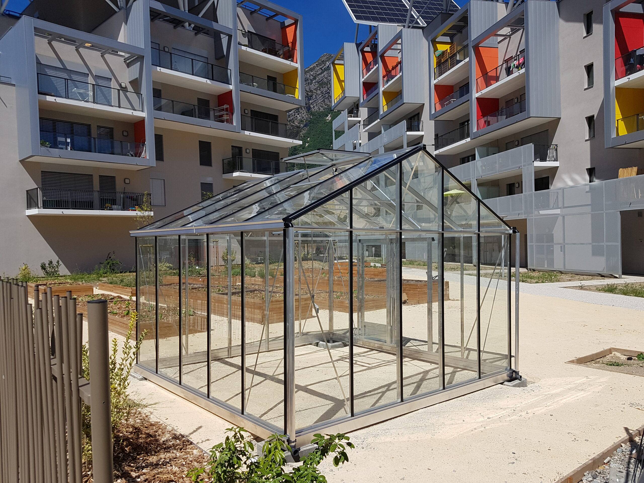 30m² - Serre en polycarbonate 8 mm alvéolés  - Euro Plus - Laquée - 30m² - beige gris - L'atelier Des Serres - Image 4