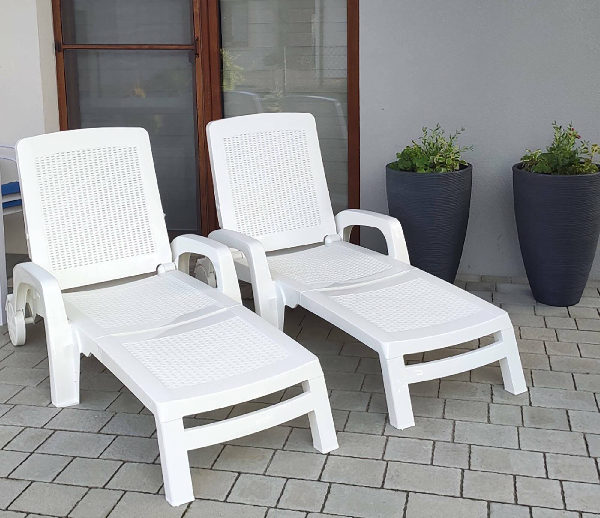 Dmora - Bain au soleil Saturno, Bain au soleil de jardin réglable avec accoudoirs, Chaise longue d'extérieur, 100% Made in Italy, 190x46h70 cm, Blanc - Dmora - Image 2
