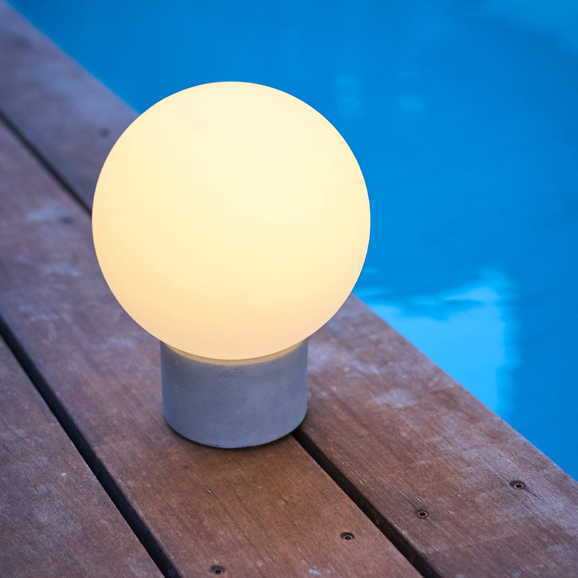 Lumisky - Lampe de table sans fil béton TERRA Gris H25cm - Image 2