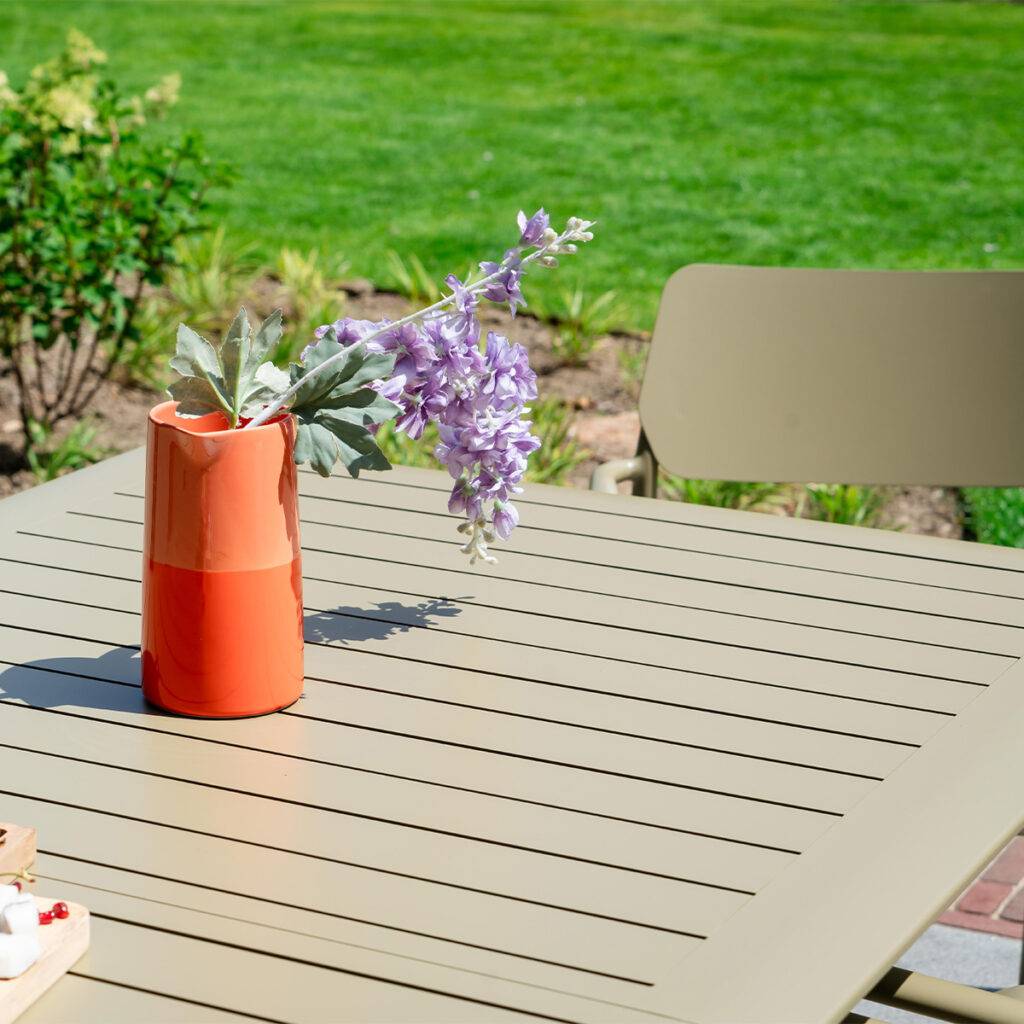 Wilsa Garden - Ensemble de jardin extensible 6/10p en aluminium Kaki clair 8 fauteuils et coussin Beige chiné HAVANA - Image 5