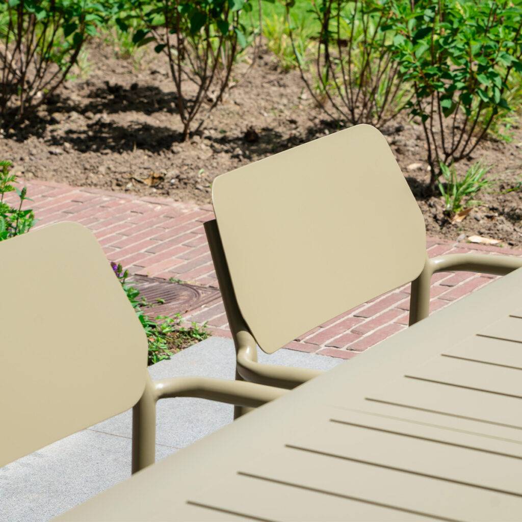 Wilsa Garden - Ensemble de jardin extensible 6/10p en aluminium Kaki clair 8 fauteuils et coussin Beige chiné HAVANA - Image 4