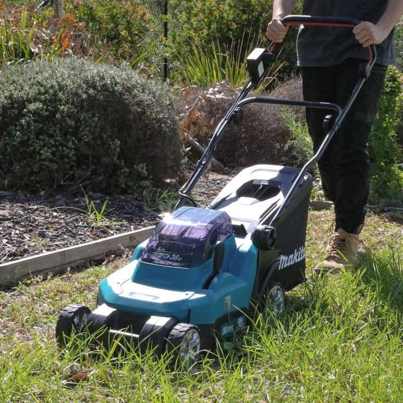 Tondeuse à gazon 36V(2x18V LXT) 900W - largeur de coupe 38 cm - MAKITA - avec 2 batteries 18V 4,0 Ah - chargeur double - DLM382CM2 - Image 5