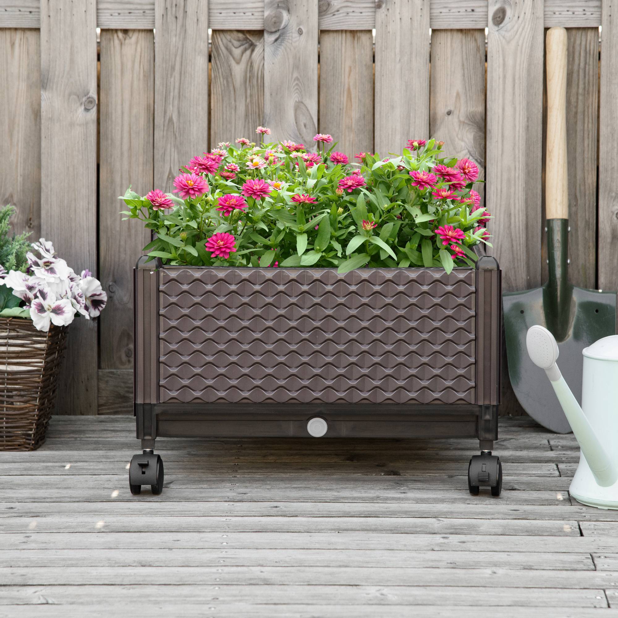Jardinière en plastique avec roues et trous de drainage pour extérieur 50x50x33 cm marron - Image 4
