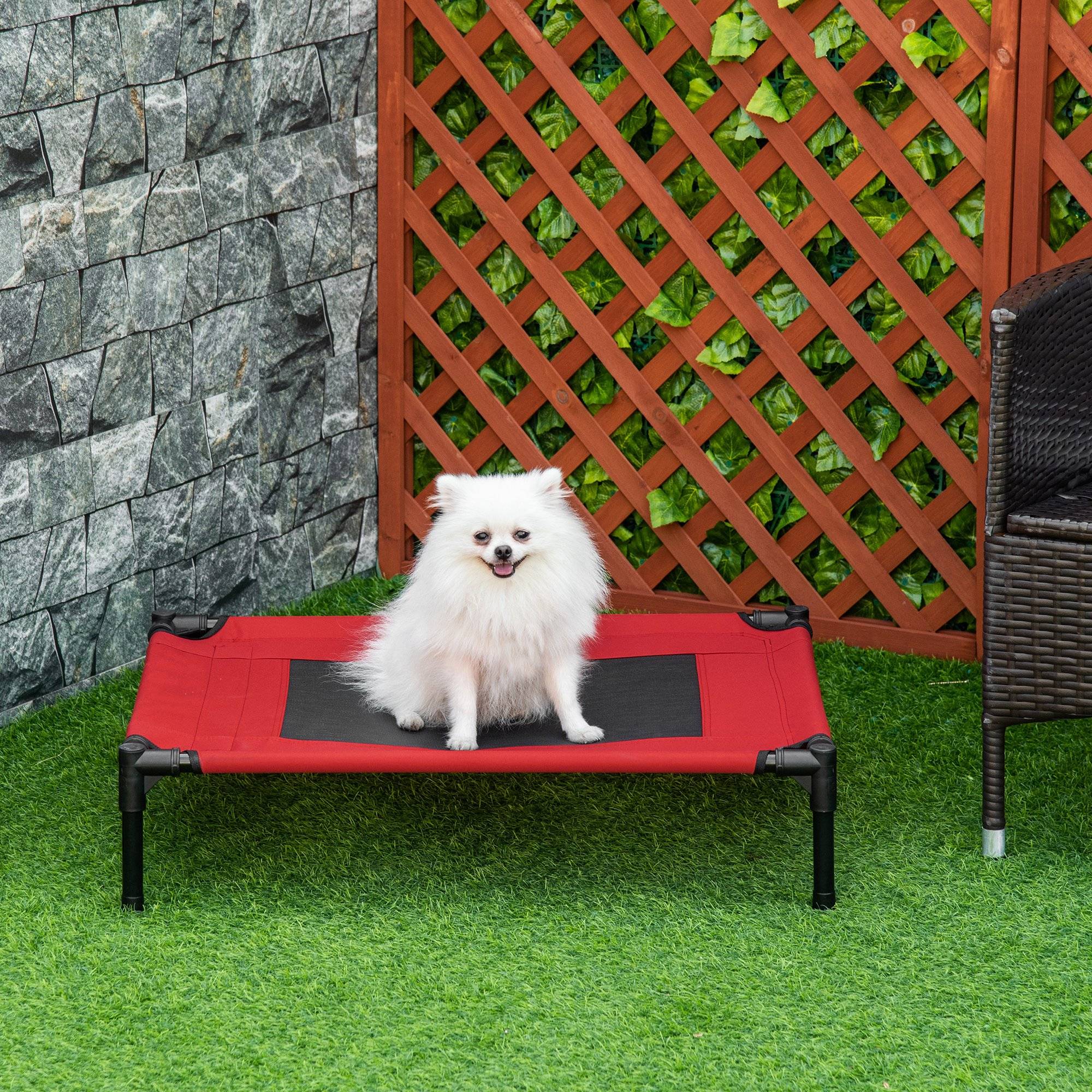 ComfortXL - Lit surélevé respirant pour chien en Oxford 600D et maille rouge et noir 76 x 61 x 18 cm pour jardin et voyage - Image 1