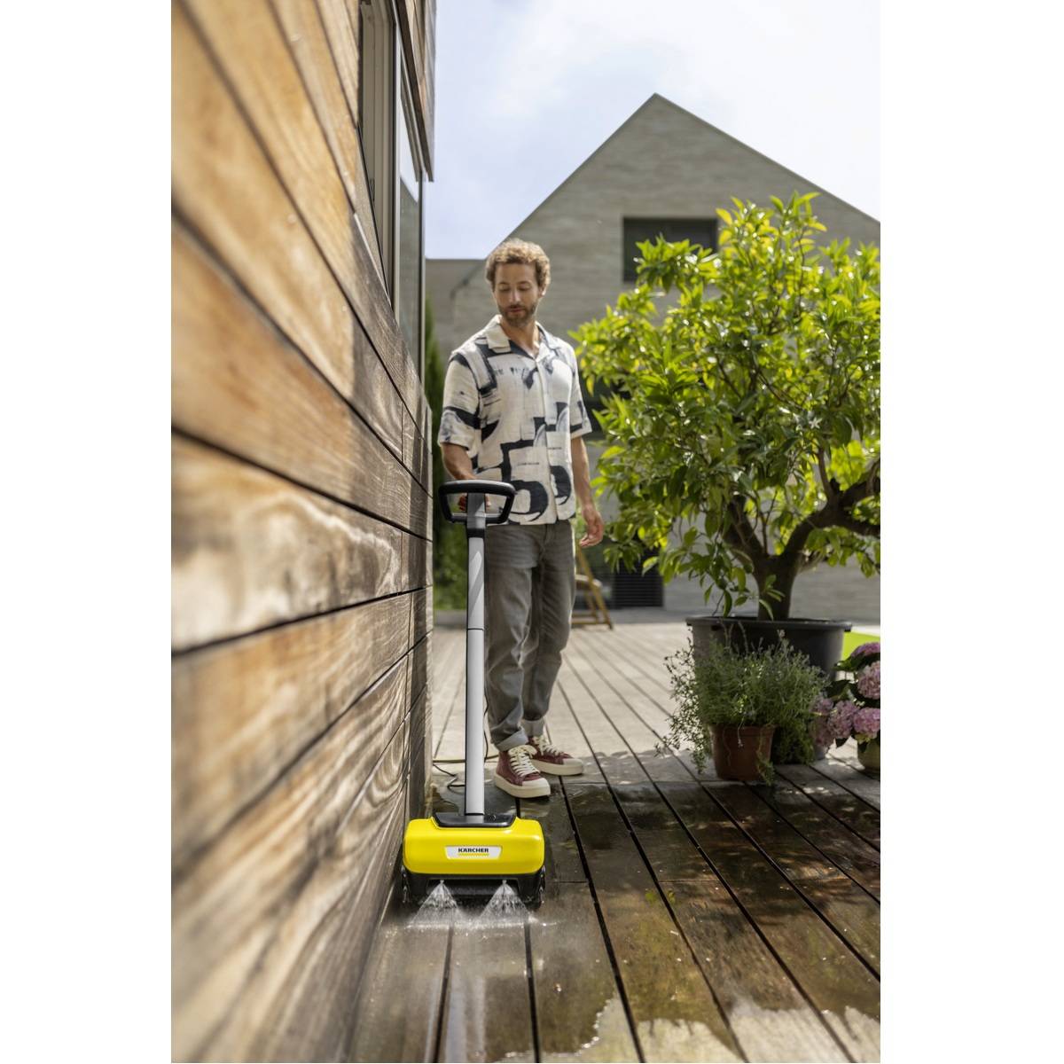 Nettoyeur de terrasses en bois Kärcher PCL 6 Patio Cleaner - Nettoyage en profondeur, sans effort, dans le sens de la fibre du - Image 7