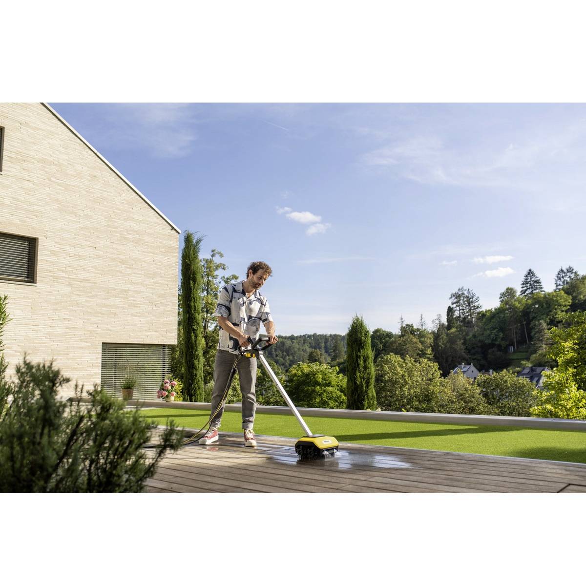 Nettoyeur de terrasses en bois Kärcher PCL 6 Patio Cleaner - Nettoyage en profondeur, sans effort, dans le sens de la fibre du - Image 6