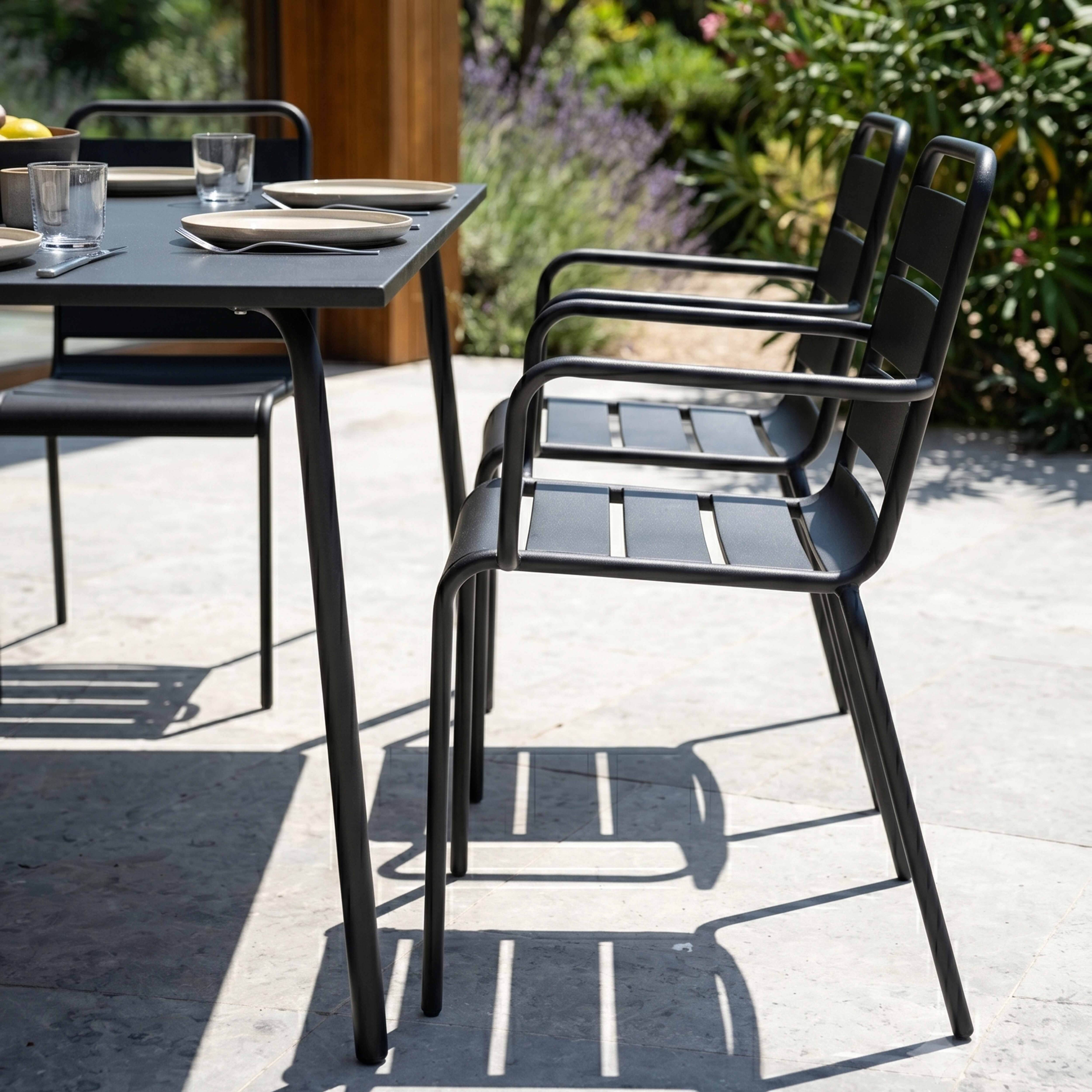 Oviala - Ensemble table de jardin carrée et 8 fauteuils en métal gris Palavas - Oviala - Image 4