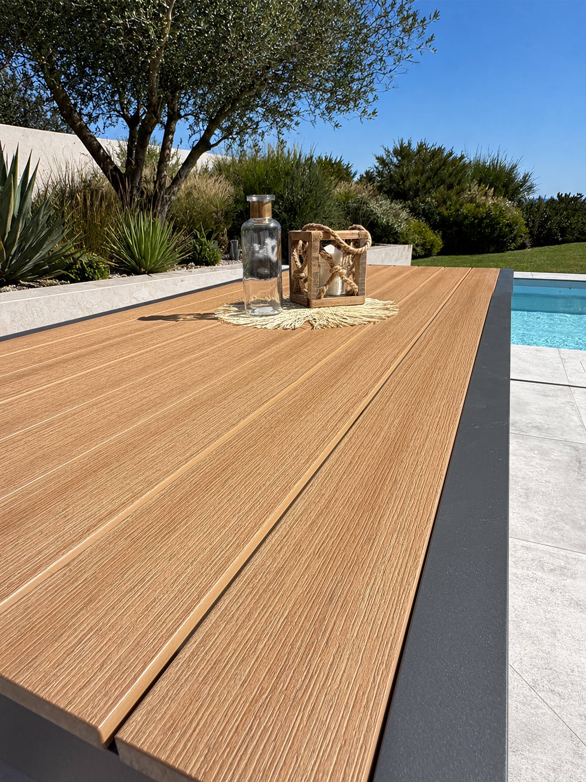 Dcb Garden - Table de jardin en alu plateau polywood aspect bois - Gris anthracite - TONGA - Image 3