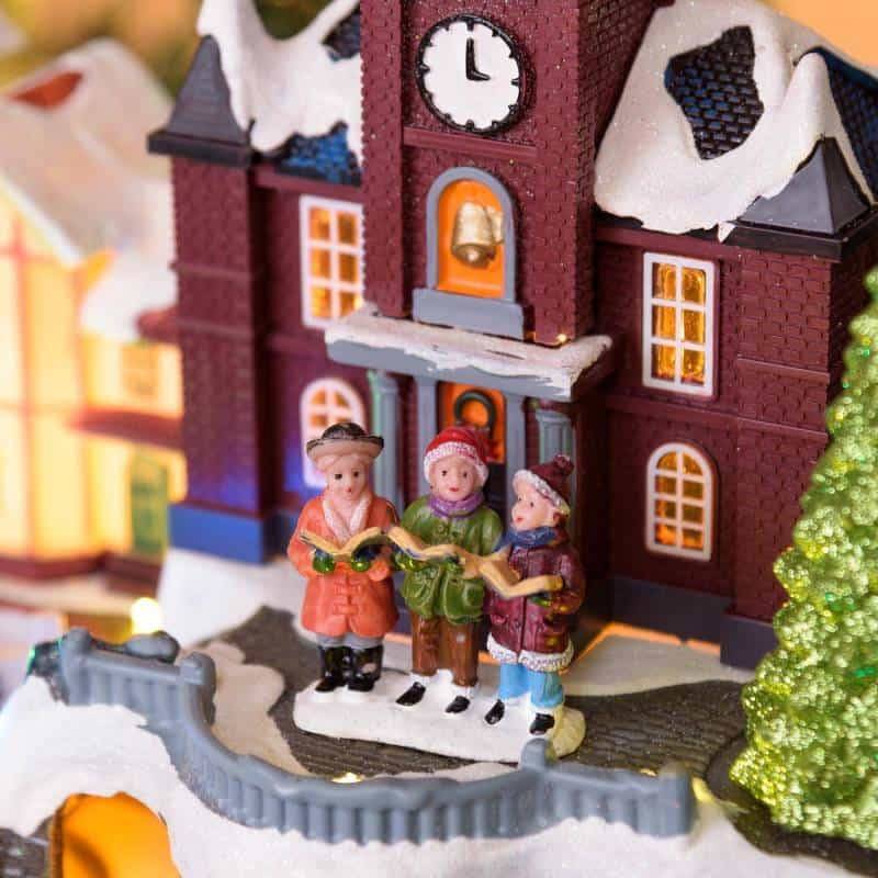 Lotti - Village de noël lumineux Enneigé avec Eglise Petit Train Sapin et Manège pour Enfant en Rotation Musique Lotti - Image 7