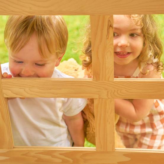 Maisonnette cabane enfant avec plancher et cuisine BOUTON D'OR COTTAGE en bois FSC® - Image 3