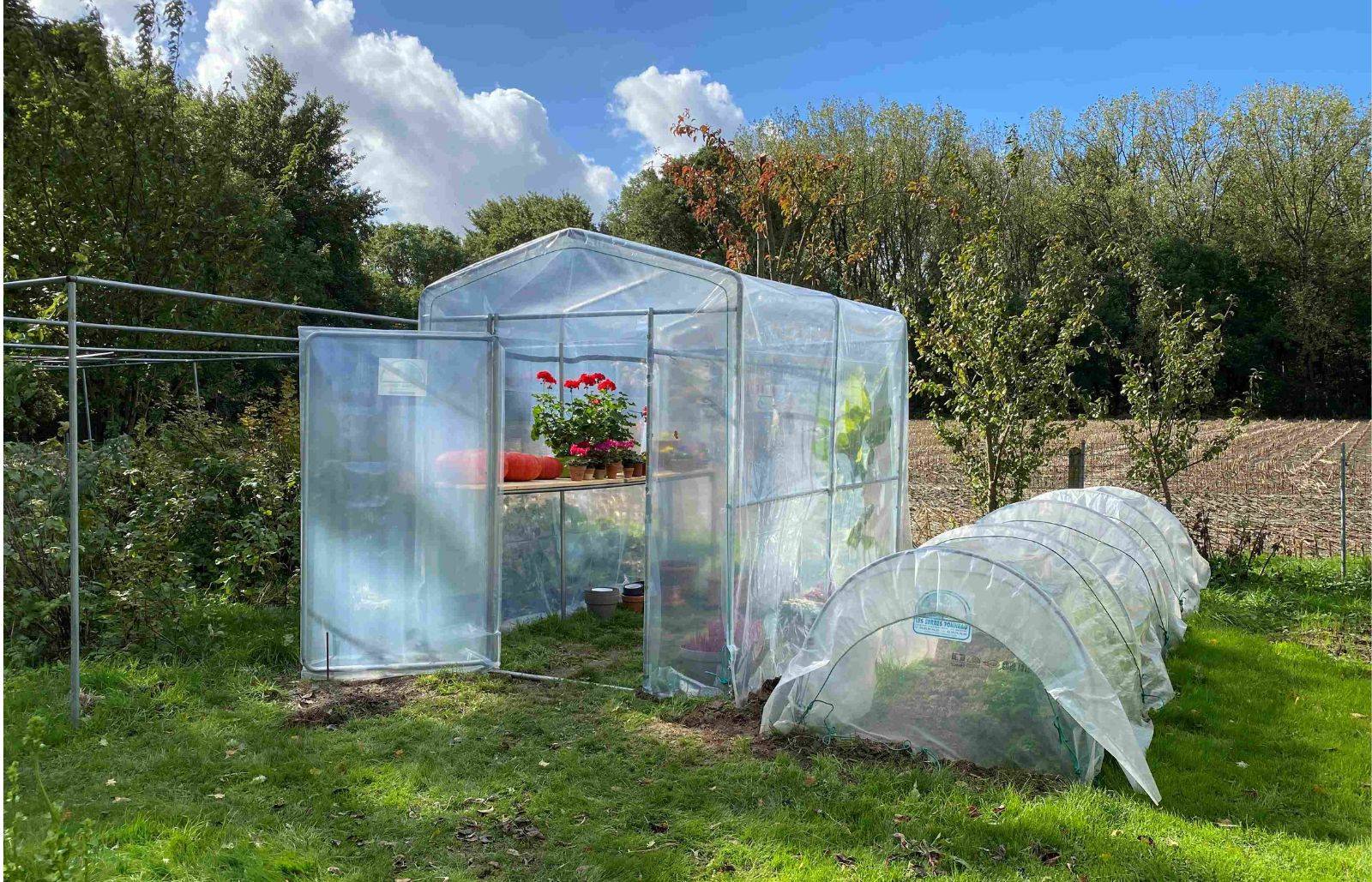 Serre de jardin Primeur - 5m² - 2 x 2,7 m - serre à semis - pieds droits - polyéthylène haute densité - 1 porte pivotante - LES SERRES TONNEAU - Image 1