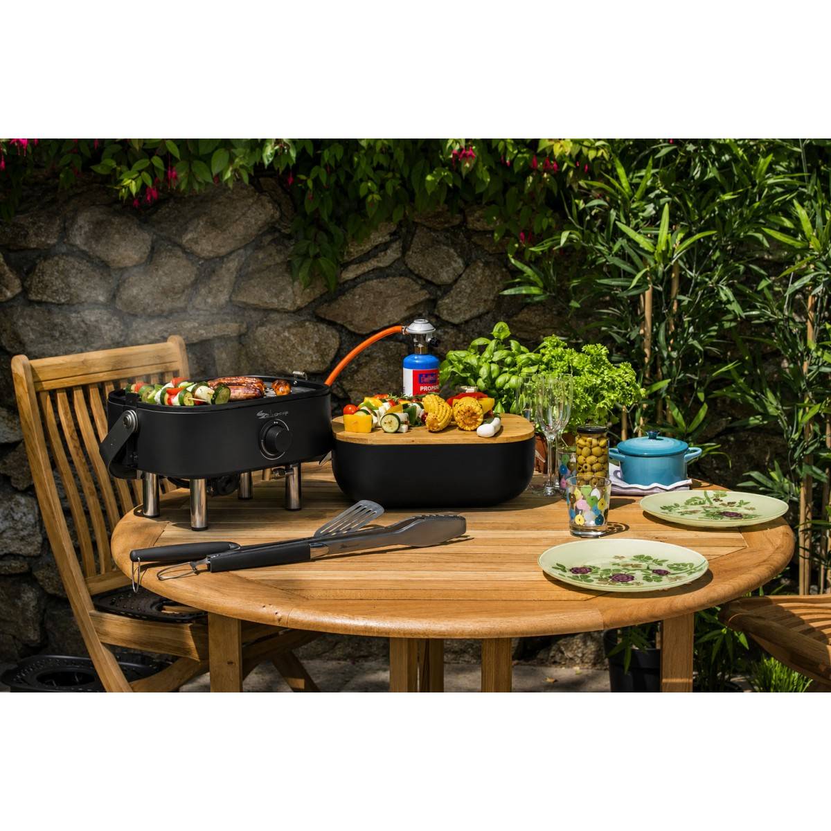 Barbecue à Gaz Portable Compact 2,7kW Grille en Fonte Mini Barbecue de Table Noir Planche à Découper Bois 2 à 4 Personnes Sahara - Image 4