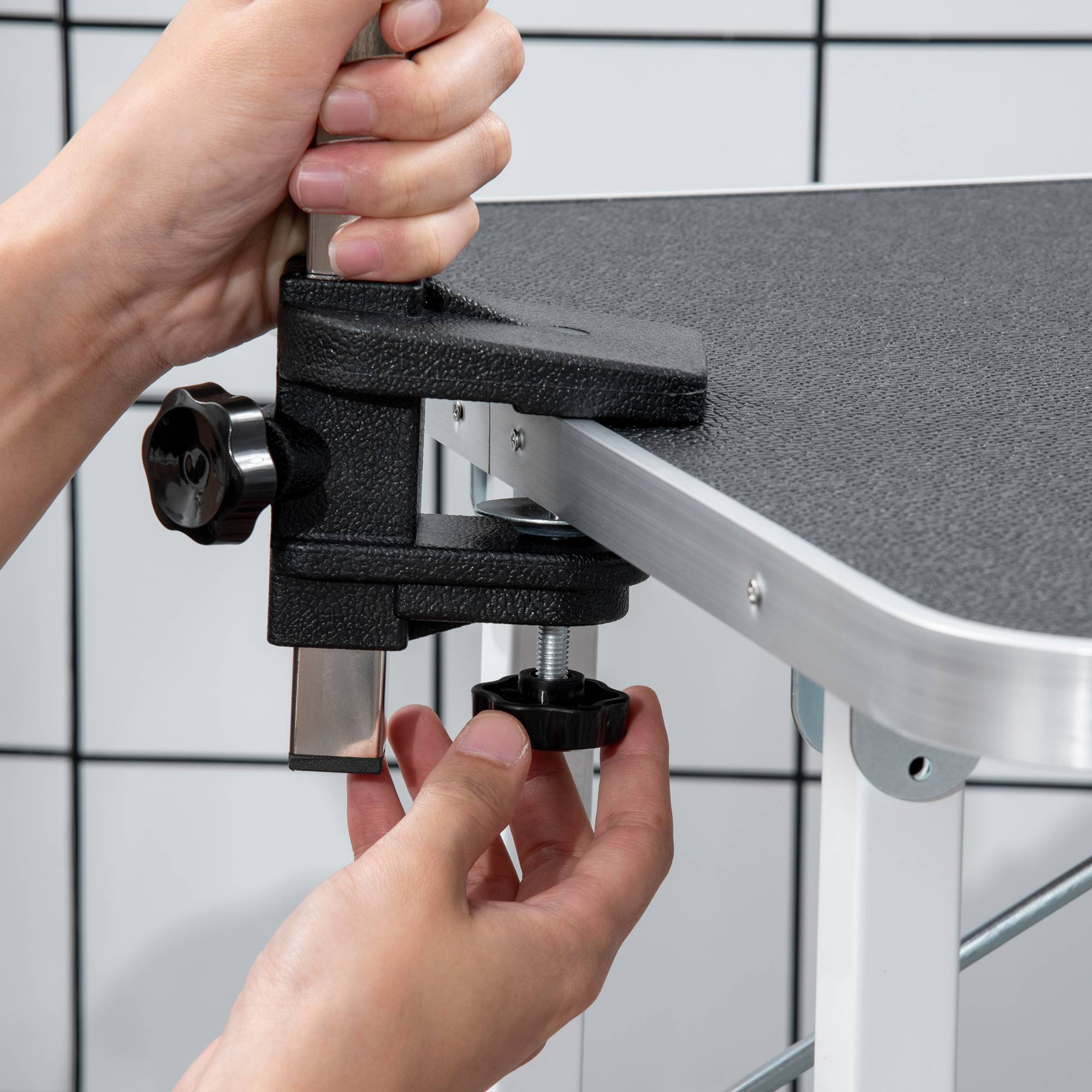 Table de toilettage pour chien pliable avec potence réglable et plateau antidérapant – ComfortXL Outdoor Living - Image 7