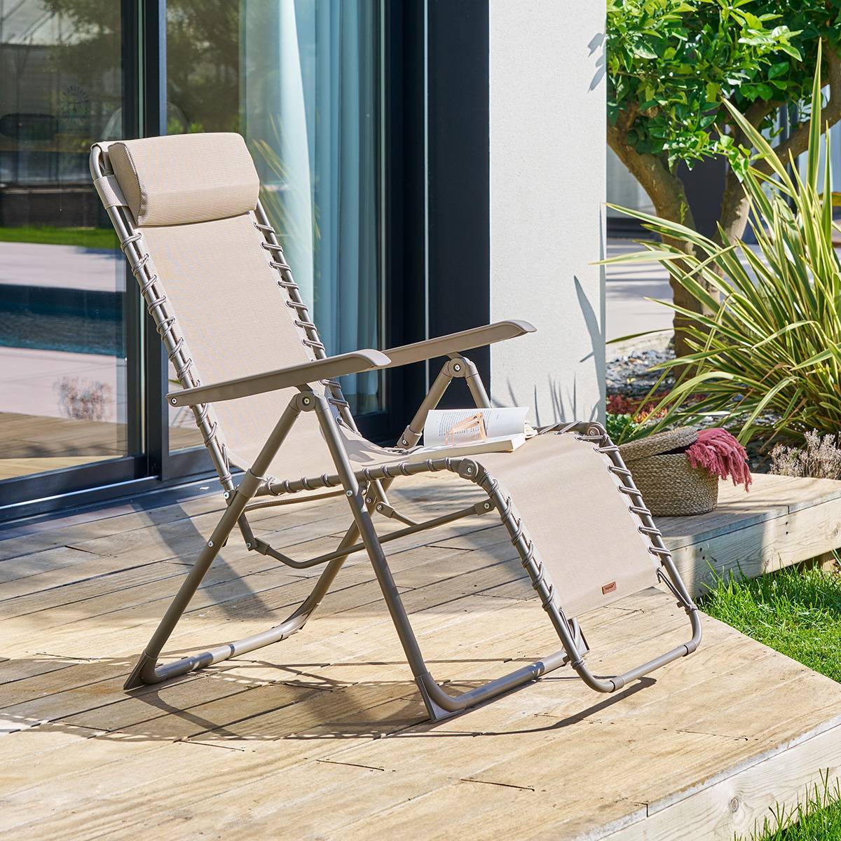 Hesperide - Fauteuil de jardin Silos noisette Hespéride - Image 1