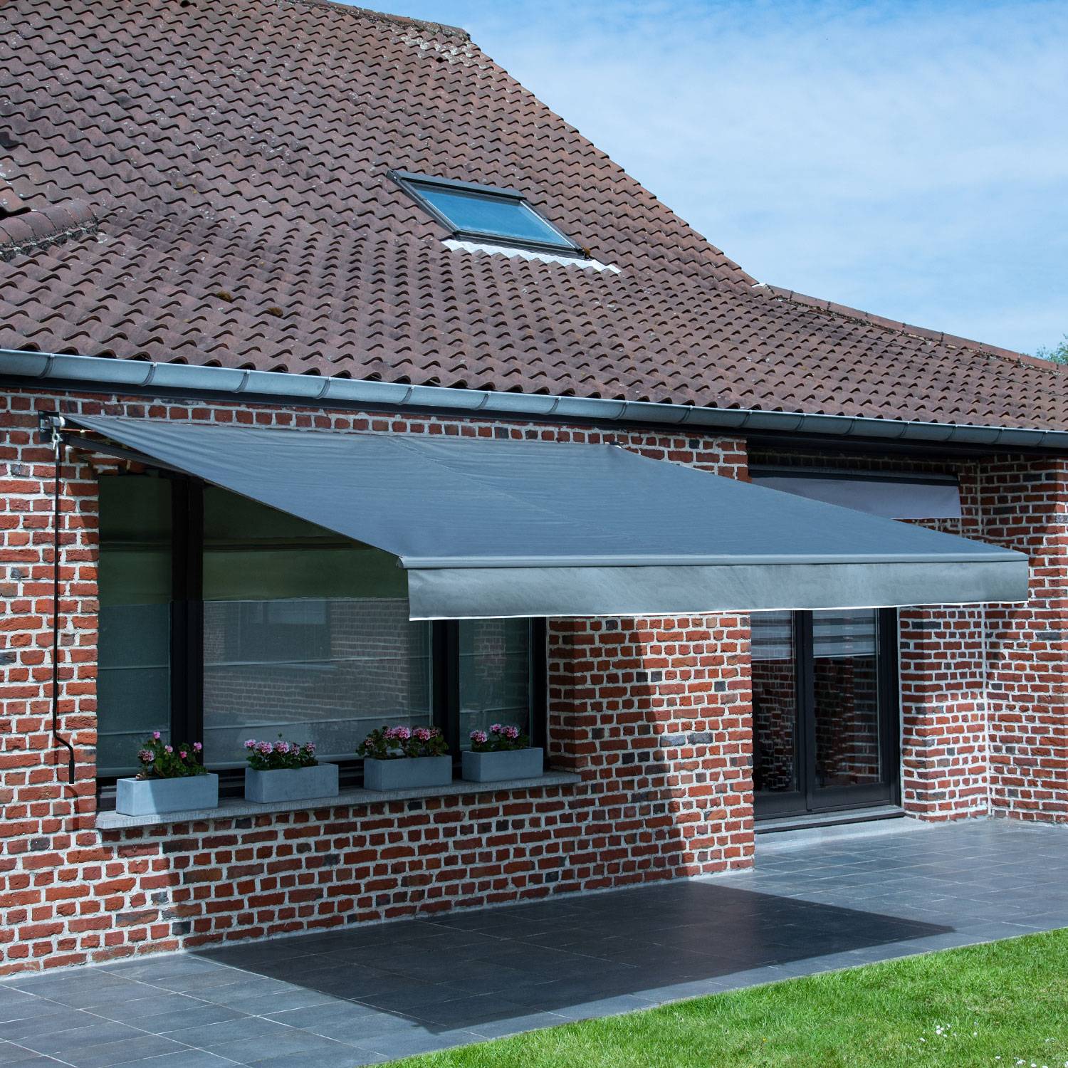 Happy Garden - Store banne SAULE 3,95 × 3m - Toile anthracite et structure grise - HAPPY GARDEN - Image 5