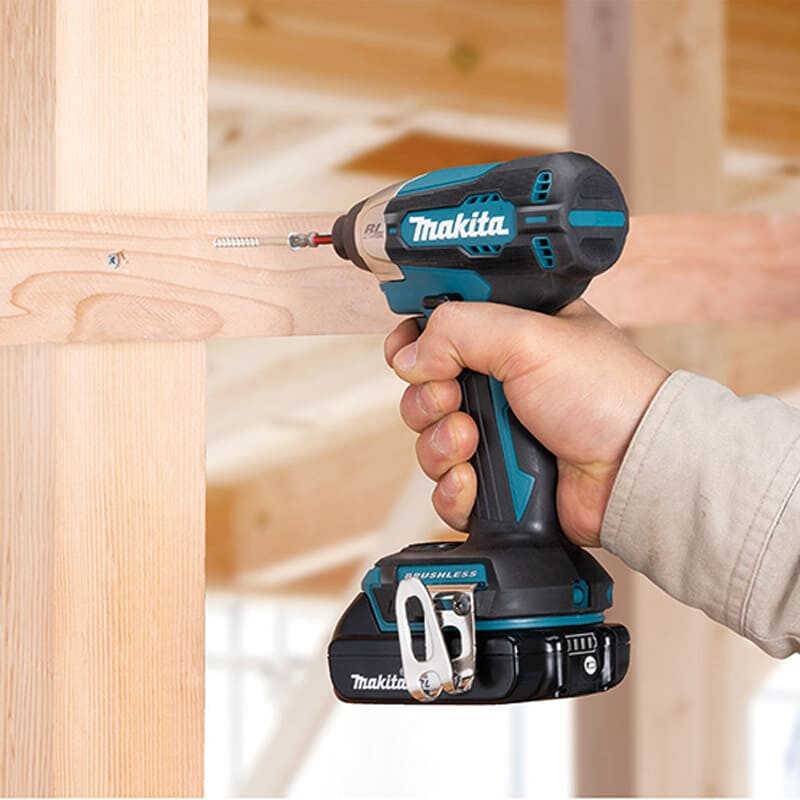 Makita - Visseuse à chocs 140 Nm 18V LXT - MAKITA - avec 2 batteries 3.0Ah - chargeur - MakPac - DTD157RFJ - Image 6