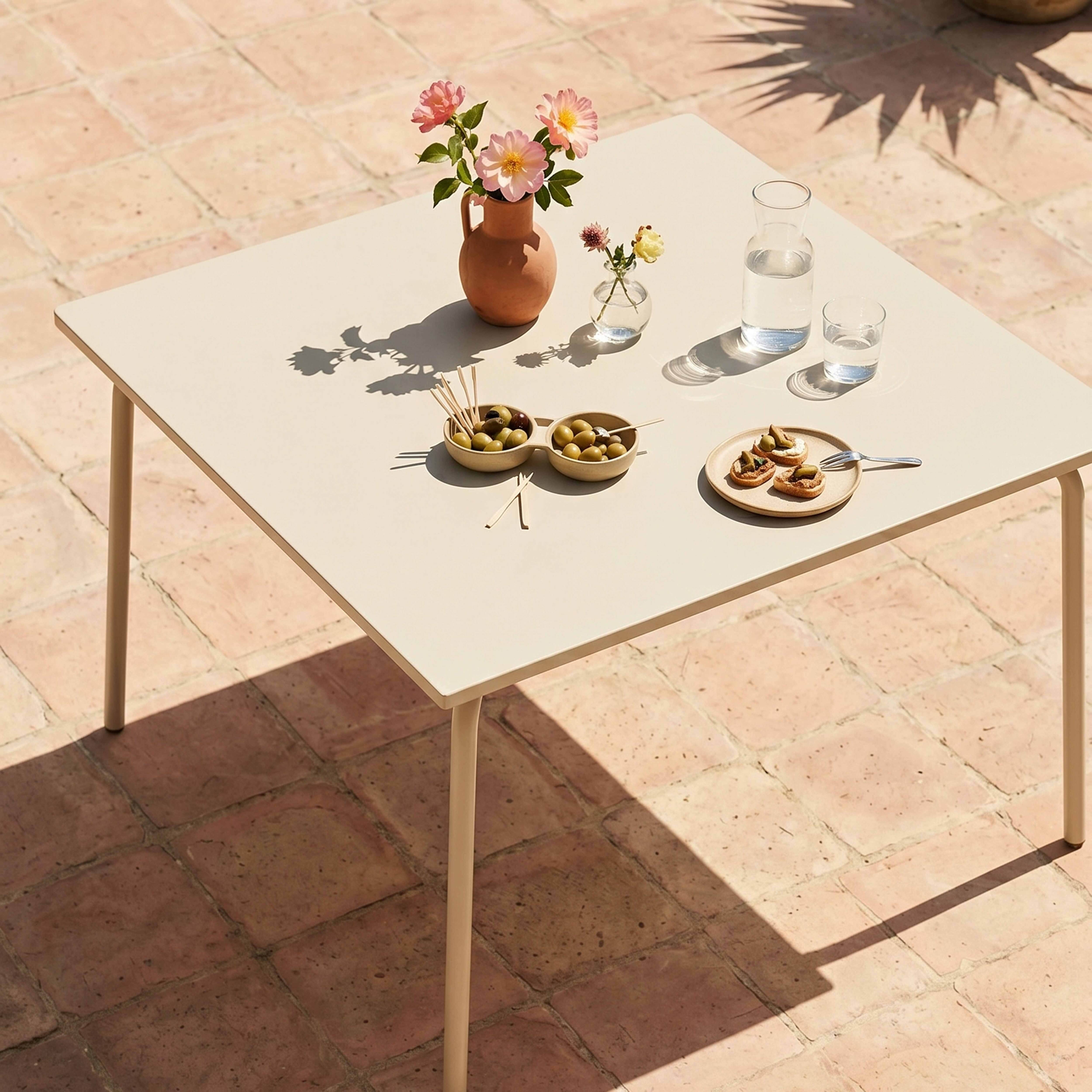 Oviala - Table de jardin carrée en acier 8 places 120 cm ivoire Palavas - Oviala - Image 3
