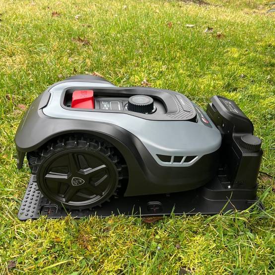 Robot Tondeuse Sans fil 500m2 Installation facile 3 lames Mulching Coupe Ø18cm 45% Retour à la base Autonome LAMBORGHINI - Image 8
