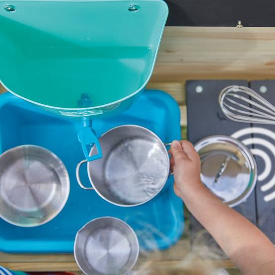 Cabane enfant bois FSC avec cuisine extérieure et demi-porte – TP Toys - Image 6
