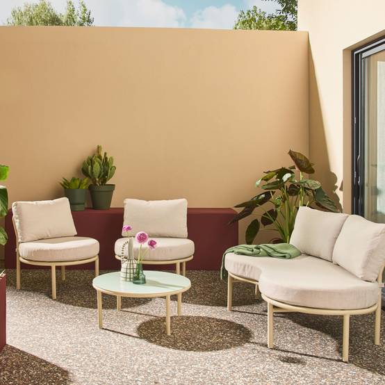 Salon de jardin aluminium et tissu beige 4 places. forme organique. table ronde - Solena | sweeek - Image 1