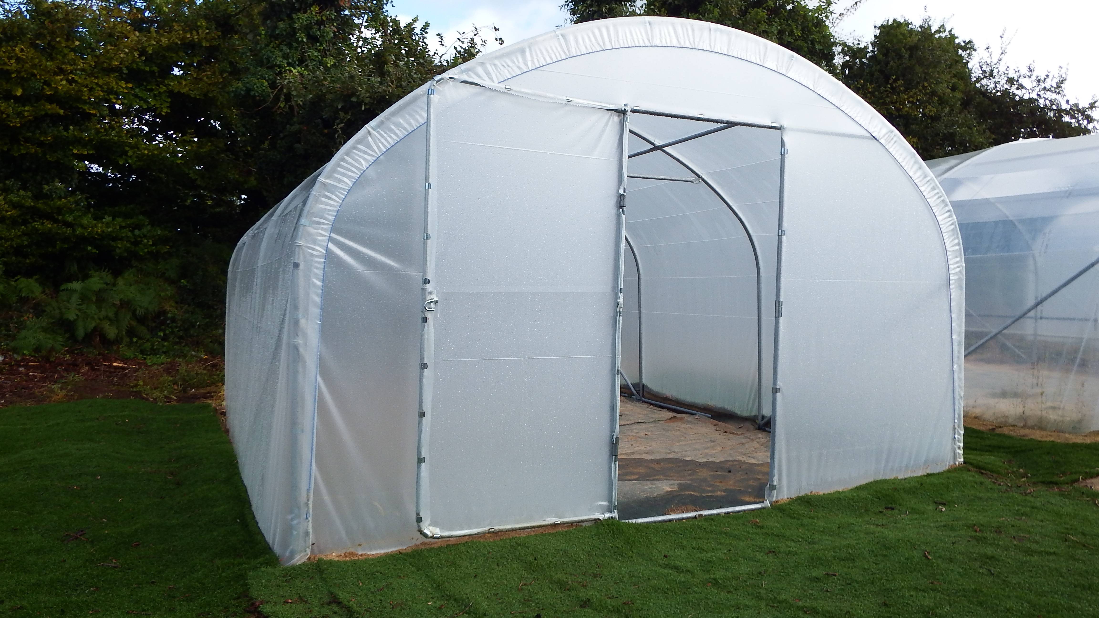 Serre tunnel de jardin OMBELLE : 6 mètres de large - 8 mètres de long - Crysland