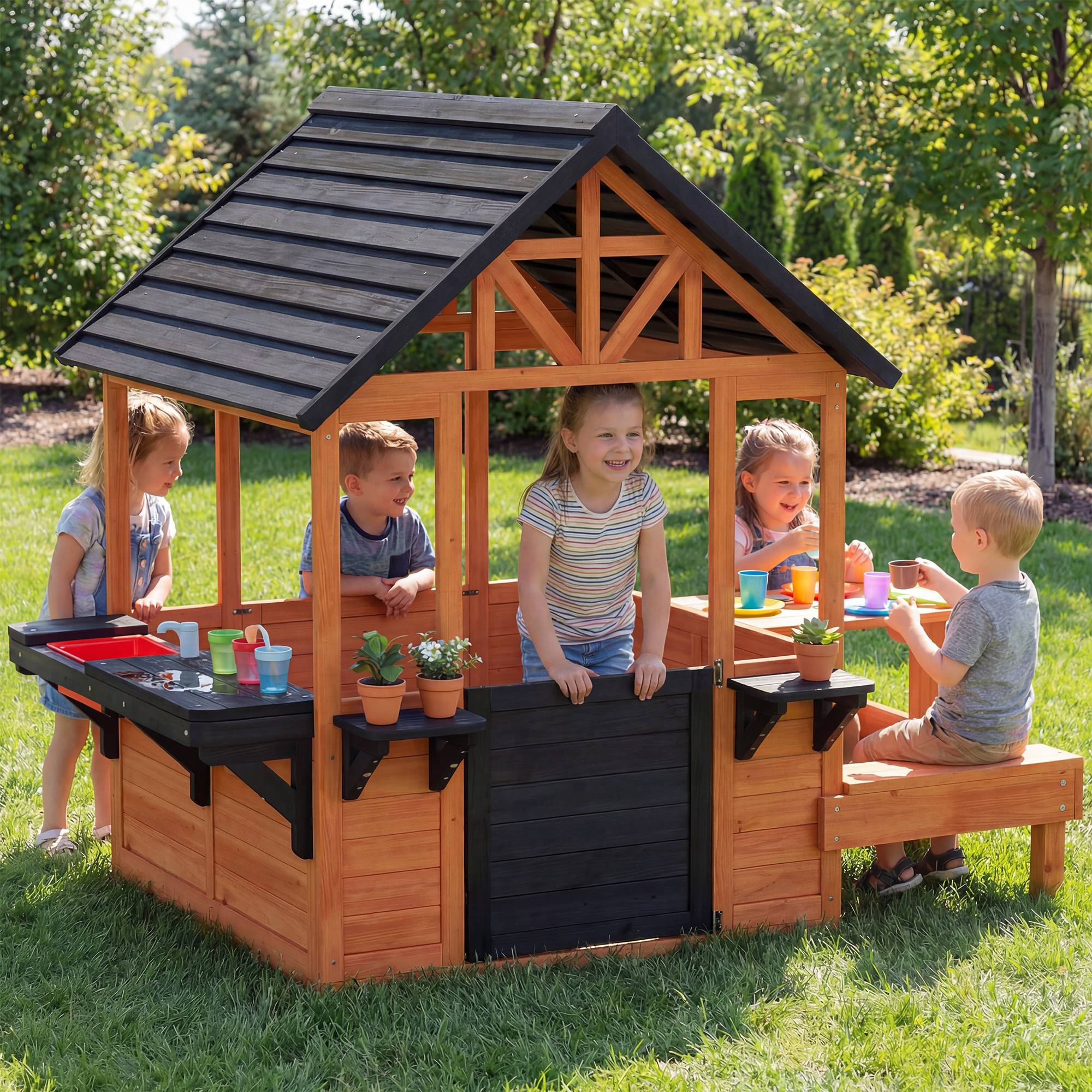 Cabane enfant extérieur en bois maison enfant extérieure table bancs évier porte fenêtre supports de fleurs marron - Image 4