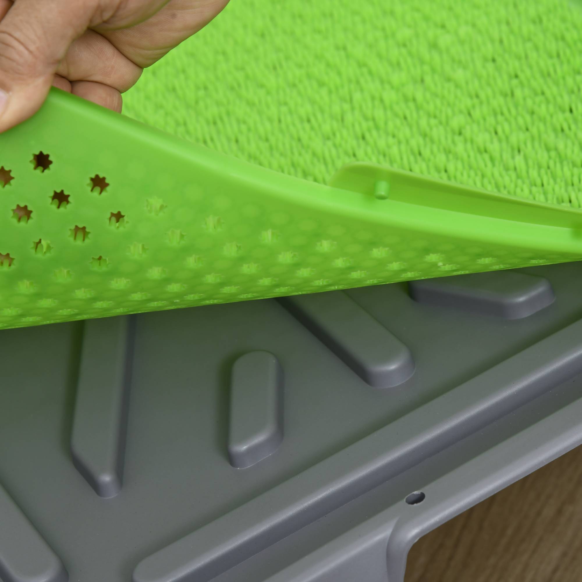 ComfortXL - Toilette pour chien plastique et gazon synthétique vert 67 x 41 cm avec drainage pour intérieur et balcon - Image 9